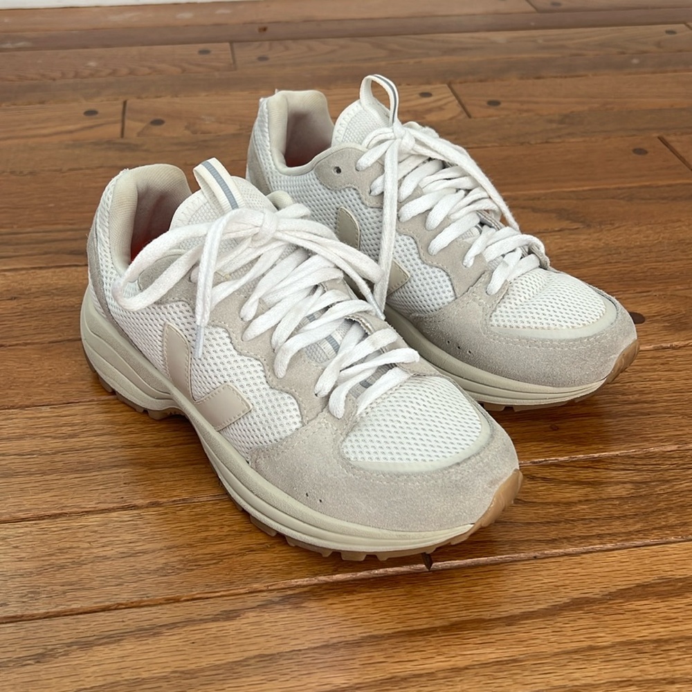 VEJA Venturi Sneakers Size 39/US 8